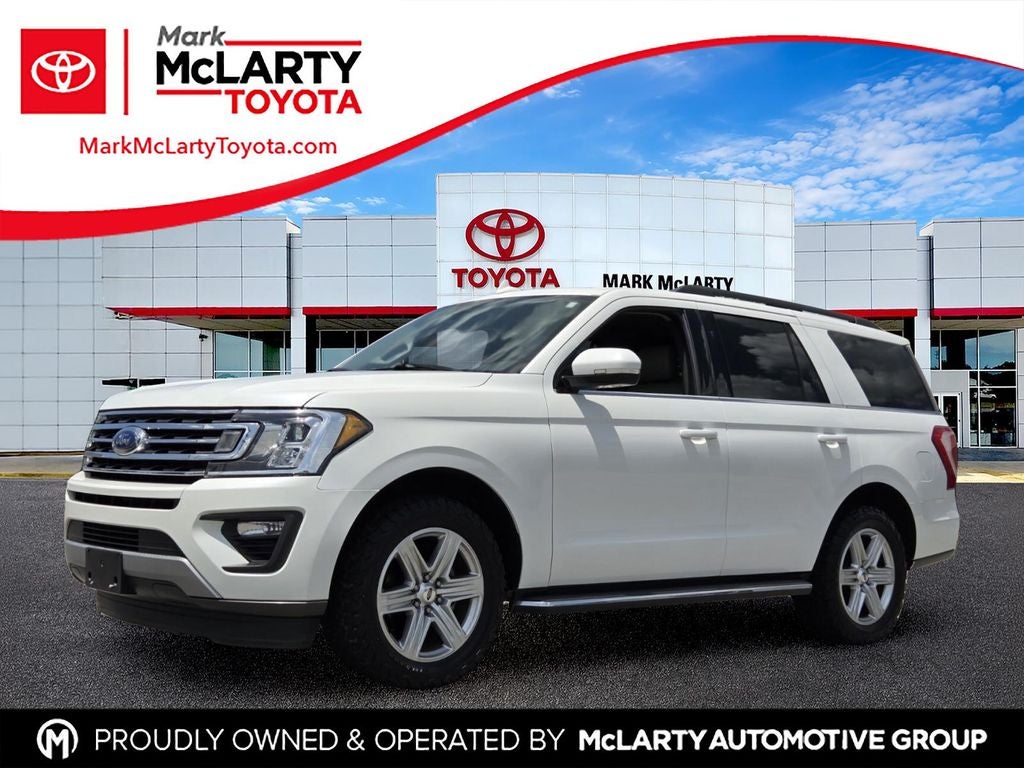 2020 Ford Expedition XLT in White Metallic — front three-quarter view