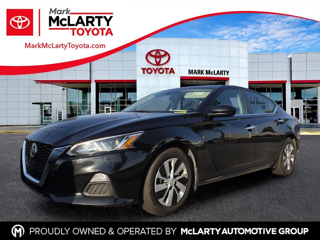 2021 Nissan Altima 2.5 S in Super Black Clearcoat — front three-quarter view