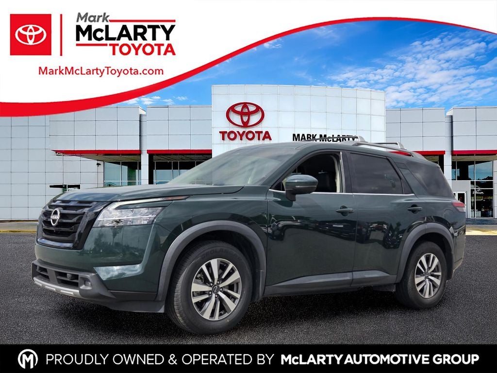 2022 Nissan Pathfinder SL in Obsidian Green Pearl — front three-quarter view