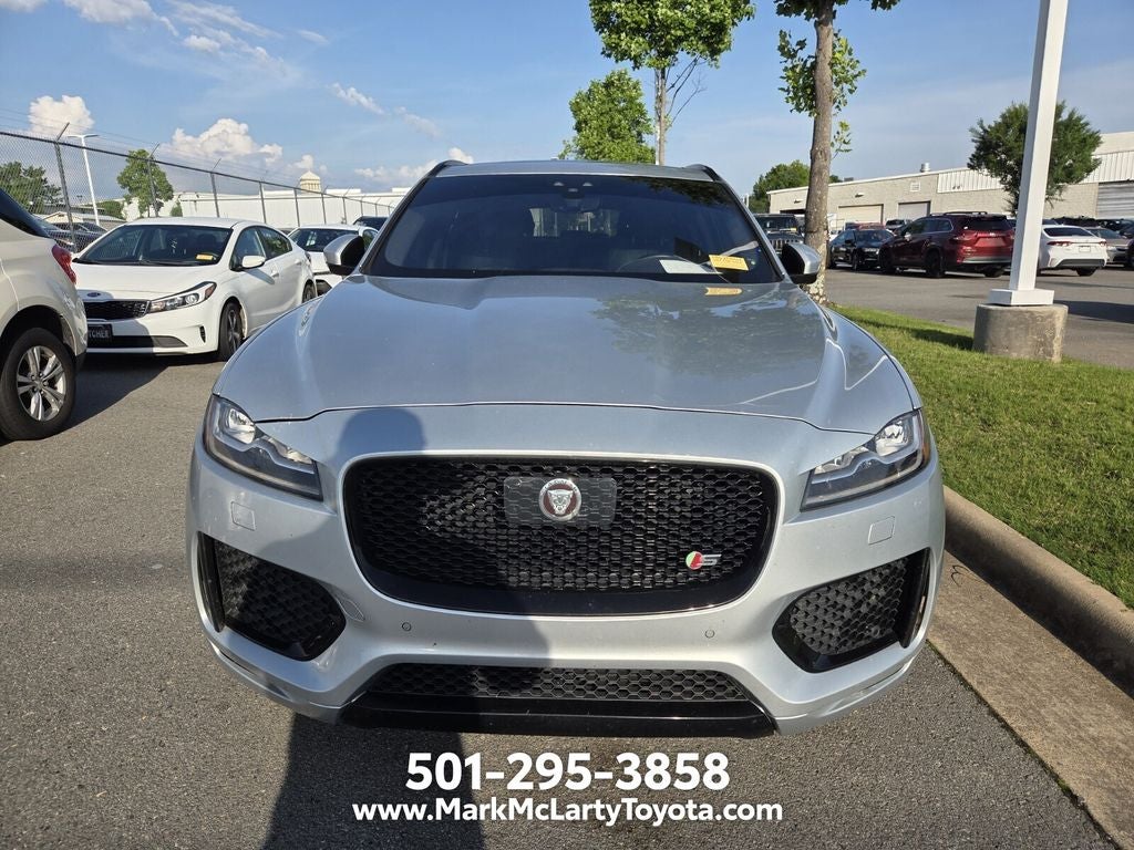 2019 Jaguar F-PACE — side profile view