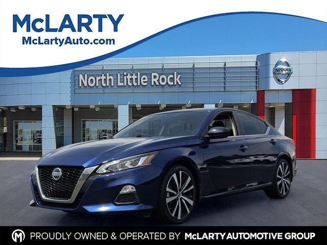 2022 Nissan Altima 2.5 SR in Deep Blue Pearl — front three-quarter view