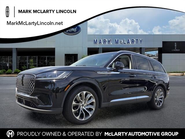 2025 Lincoln Aviator Reserve in Infinite Black Metallic Clearcoat — front three-quarter view