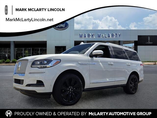 2024 Lincoln Navigator Reserve in White Metallic — front three-quarter view
