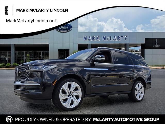 2025 Lincoln Navigator Reserve in Infinite Black Metallic Clearcoat — front three-quarter view