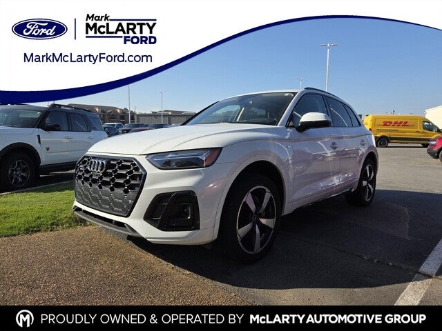 2023 Audi Q5 45 S line Premium quattro in Glacier White Metallic — front three-quarter view