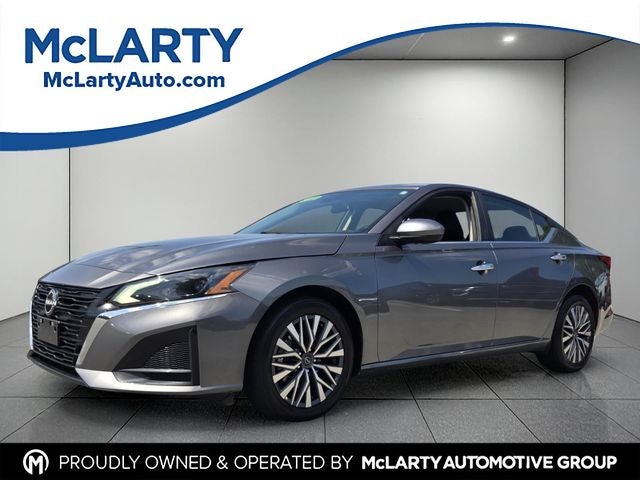 2023 Nissan Altima 2.5 SV in Gun Metallic — front three-quarter view