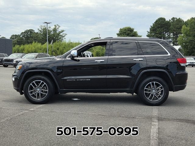 2017 Jeep Grand Cherokee — side profile view