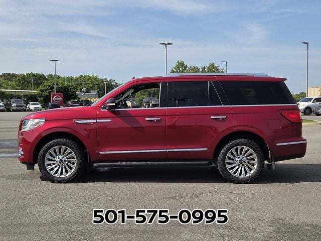 2019 Lincoln Navigator — side profile view