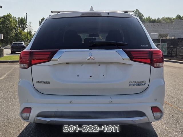 2018 Mitsubishi Outlander PHEV — interior view